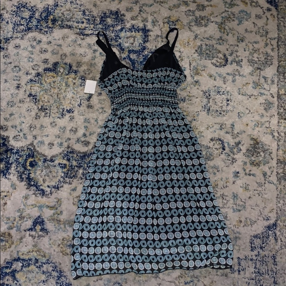 Dress - Picture 2 of 4
